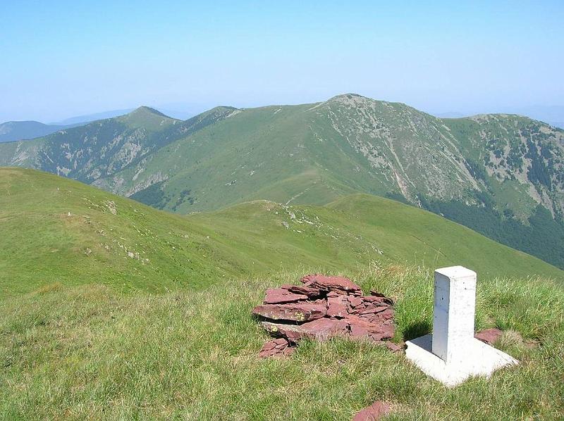 image082.jpg - Border stone between Serbia & Bulgaria on the Stara Planina(Old Mountain)